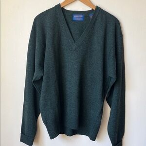 Pendleton Men's Deep Green V-Neck Sweater